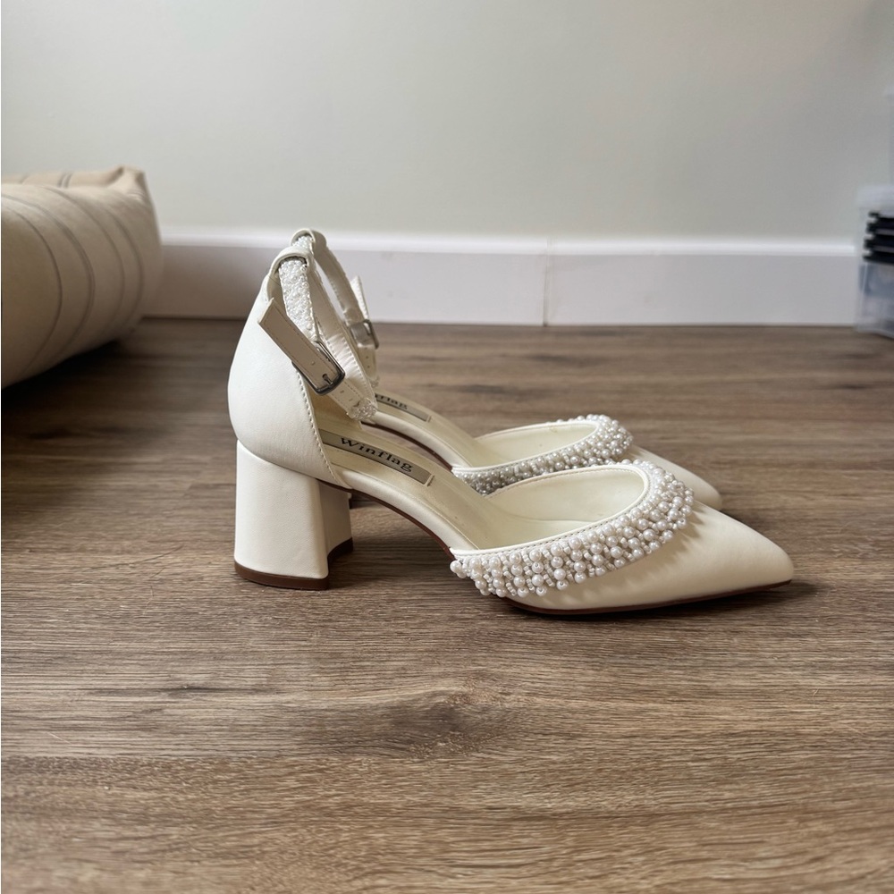Elegant White Block Heel Shoes